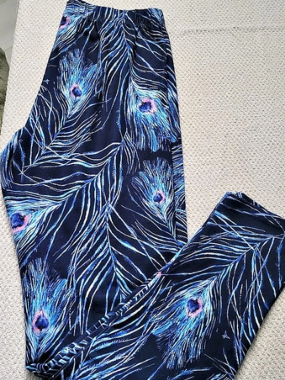 Sweetlegs Peacock Print Leggings in Blue & Black